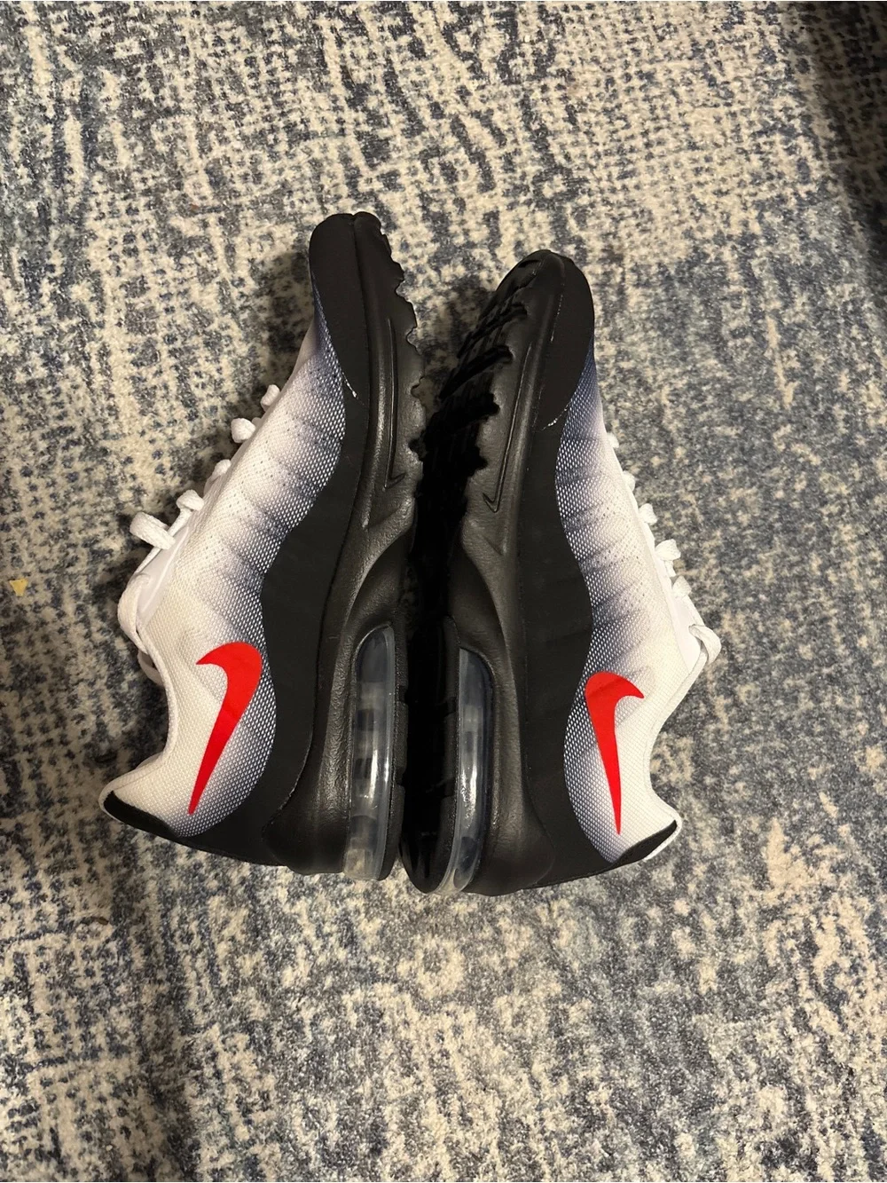 Nike Kids Size 6Y (Youth) Gradient White Black Sneakers with Red Swoosh